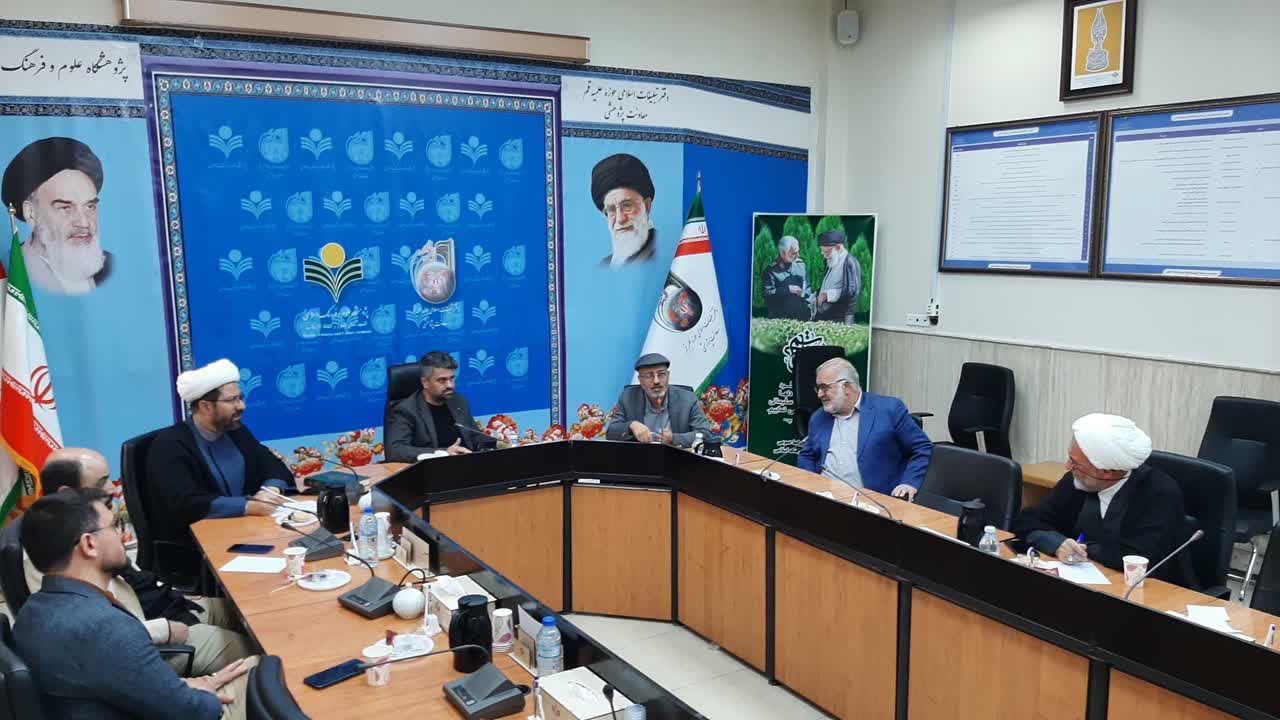 تأکید بر ضرورت نگاه فلسفی در مواجهه با غرب